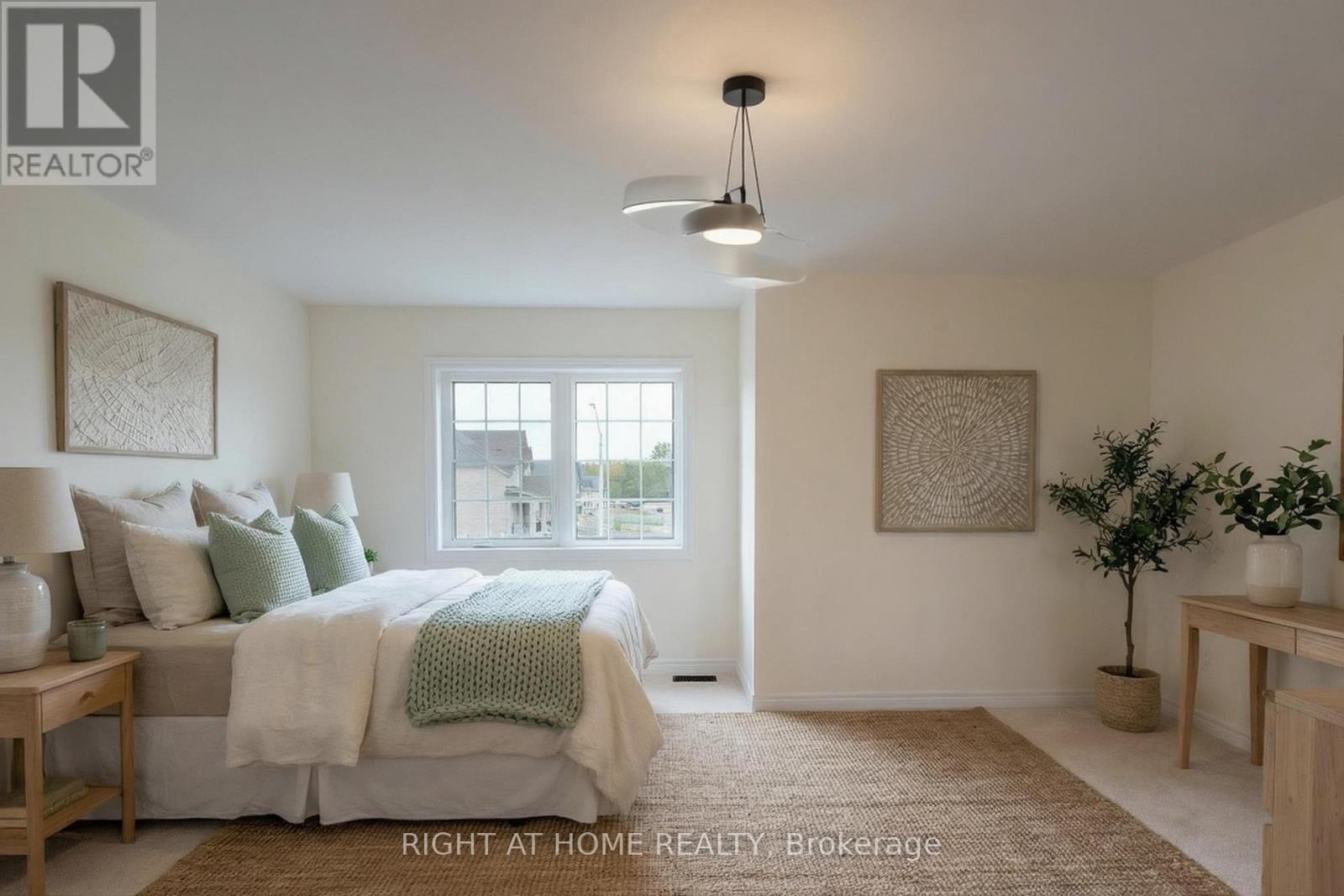 Bedroom — spacious, hardwood floors