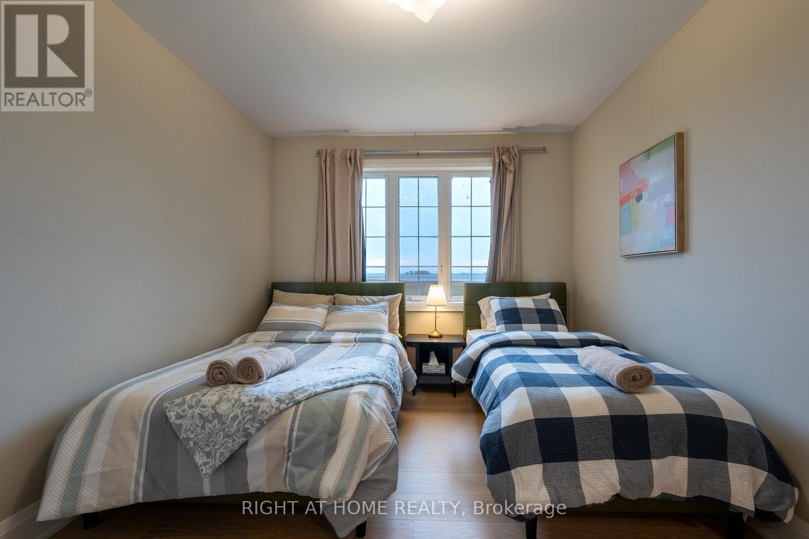 Bedroom 5 — modern staging