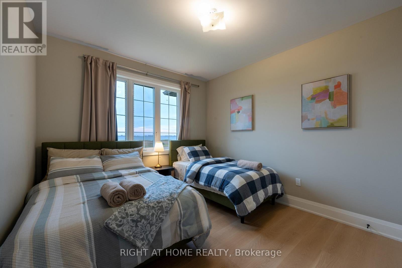 Bedroom 5 — alternate angle
