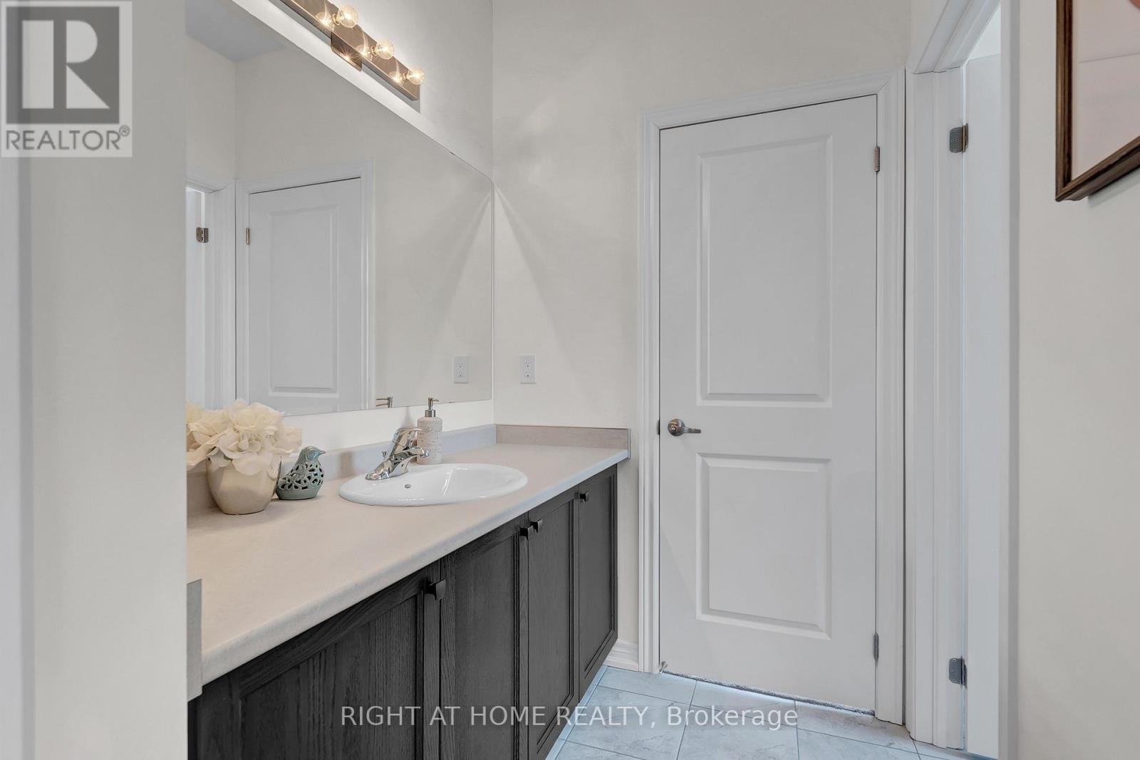 Bathroom — half bath, modern finishes
